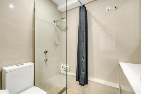 Bright 1 Bedroom unit in the heart of Manly Sydney